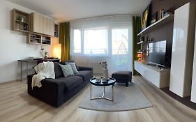 Modern 2 Room Apt With Free Parking And Wi-Fi, Self Check-In